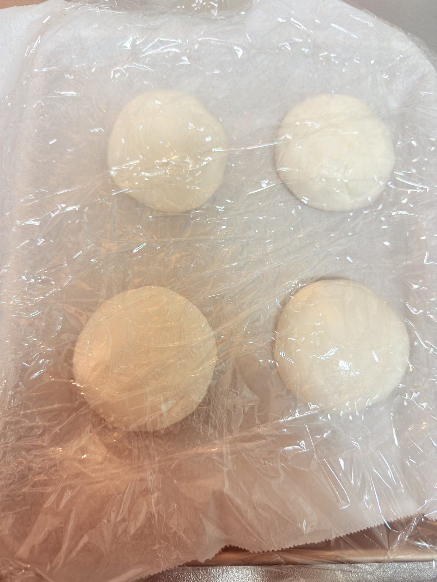 分割して野菜室にて発酵させます。
